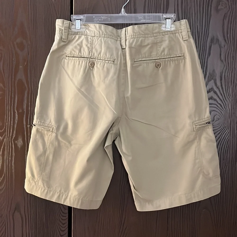 Original Weatherproof Vintage men’s khaki shorts. Size 30W